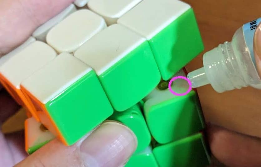 Where to put lubrication in a cube